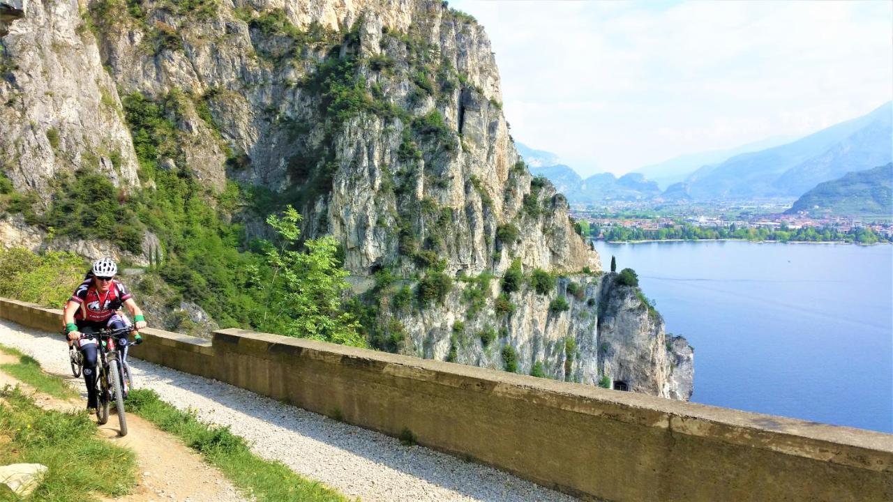 Green Relax Apartment Riva del Garda Esterno foto